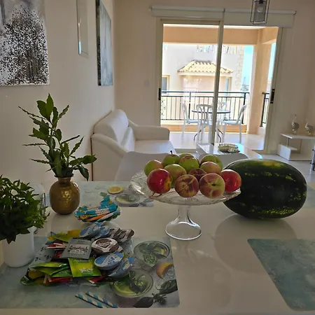 Royal Seacrest 2 Bedroom A 205 דירה
