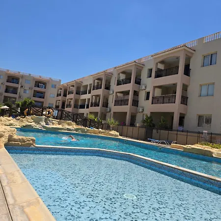 Royal Seacrest 2 Bedroom A 205 * פאפוס